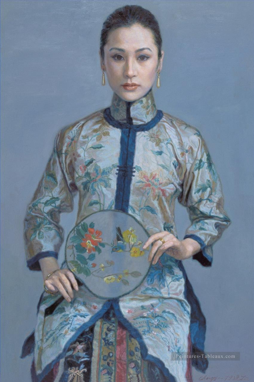 Femme avec un ventilateur chinois Chen Yifei Peintures à l'huile